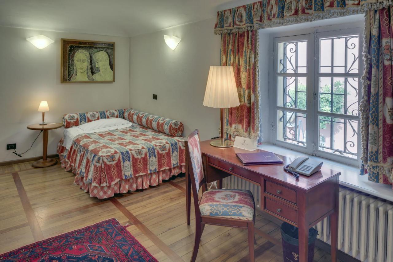 Castello Rosso Hotel Costigliole Saluzzo Exterior photo