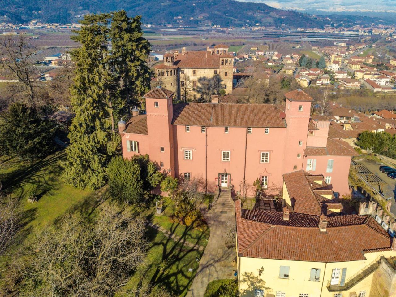 Castello Rosso Hotel Costigliole Saluzzo Exterior photo
